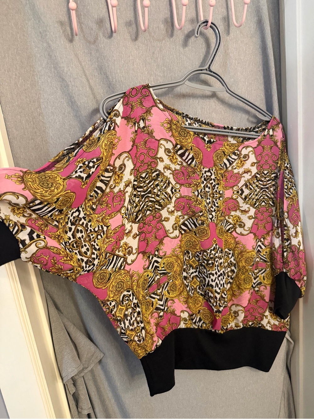Beautiful Pattern Y2K Top - Picture 2 of 4